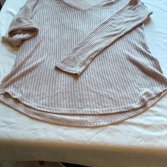 American Eagle Outfitters Soft and Sexy V neck top Pink Medium - Picture 7 of 7